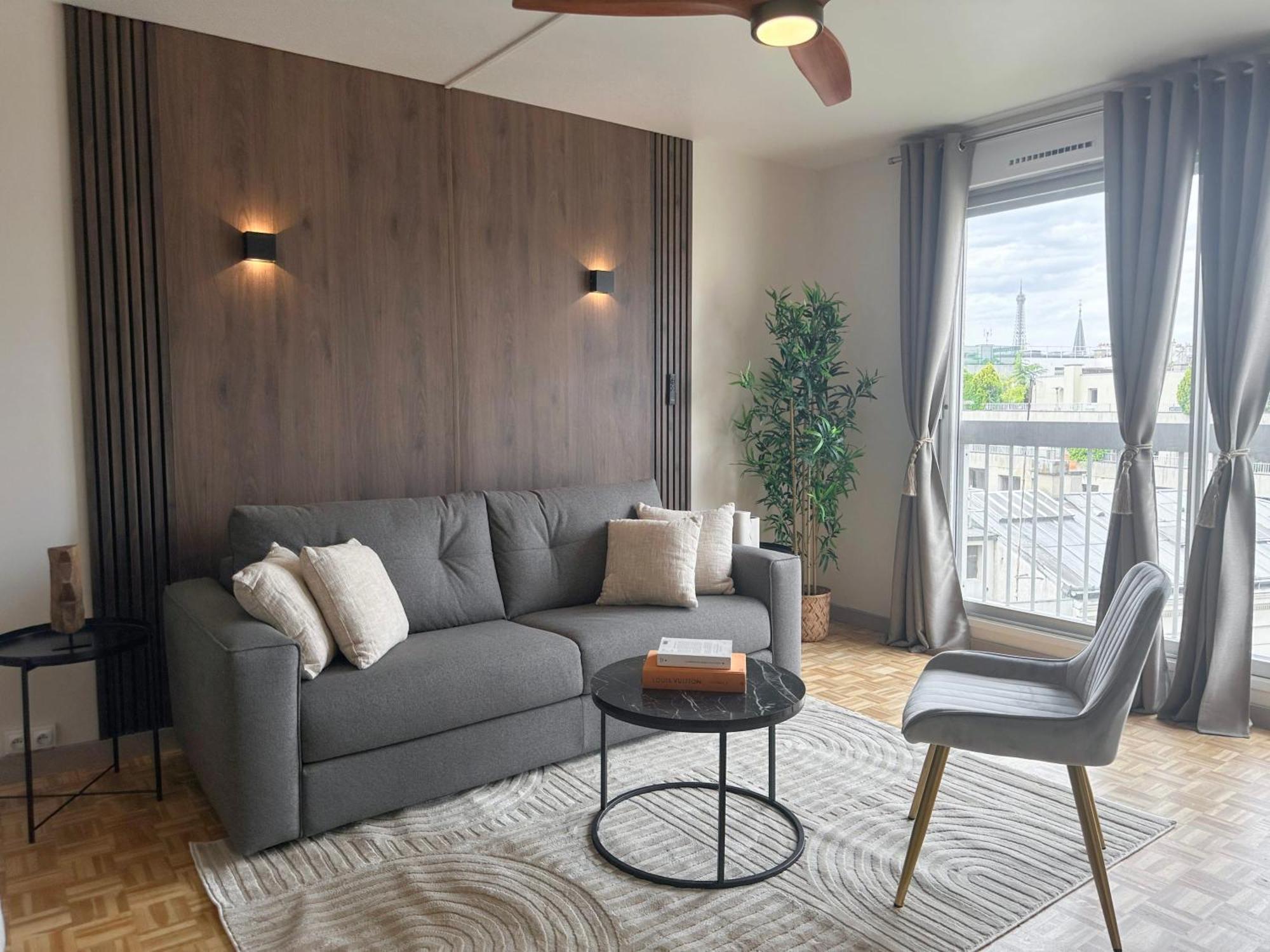 Brand-New Studio With Eiffel Tower View Paris Eksteriør billede